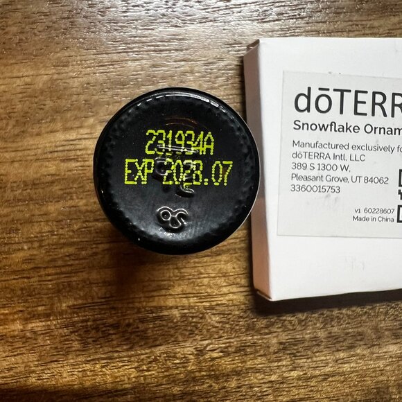 Doterra Balsam Fir Essential Oil 5ml & Snowflake Ornament- Brand New Exp 07/2028 - Picture 3 of 4